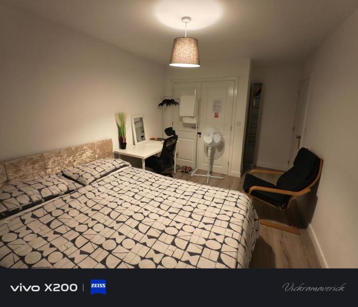 Free Car Park and walk to COOP, Etihad , Piccadilly,Free Snacks