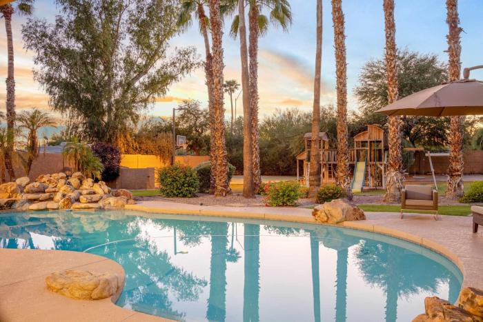 Scottsdale Clubhouse - For 10