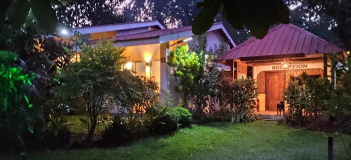 ACACIAS Cottages with Starlink Wifi