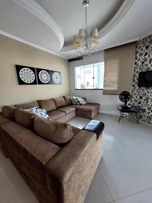 Excelente AP no Coração da Meia Praia