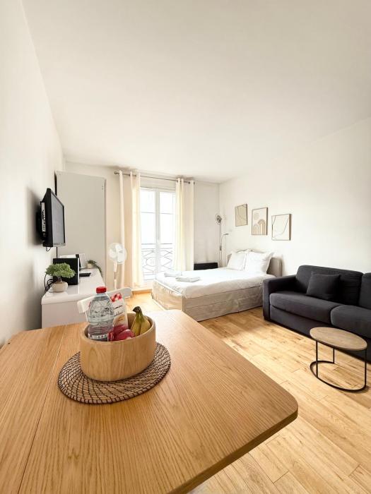 Parisian Studio Arc Triomphe