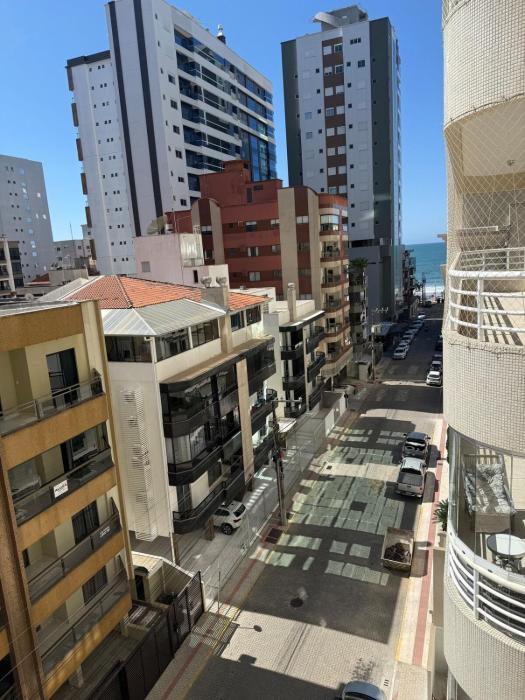 Apto Quadra Mar - Meia Praia - 3 quartos