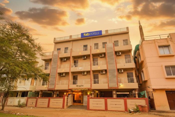 FabHotel 4 Star Executive - Nr World Trade Center