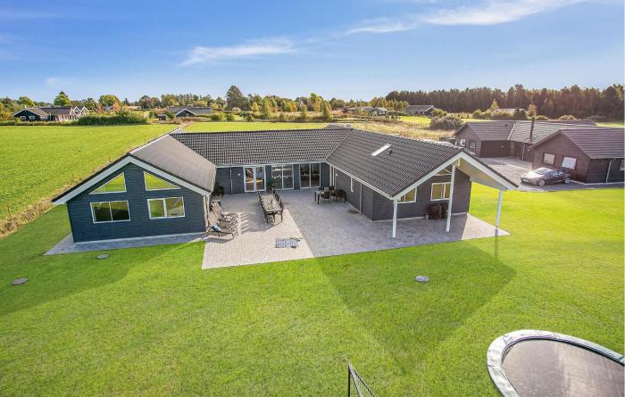 Gorgeous Home In Stege With Sauna