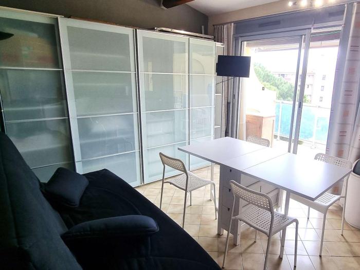 T2 climatisé avec piscine et parking à 100m de la mer - FR-1-607-207