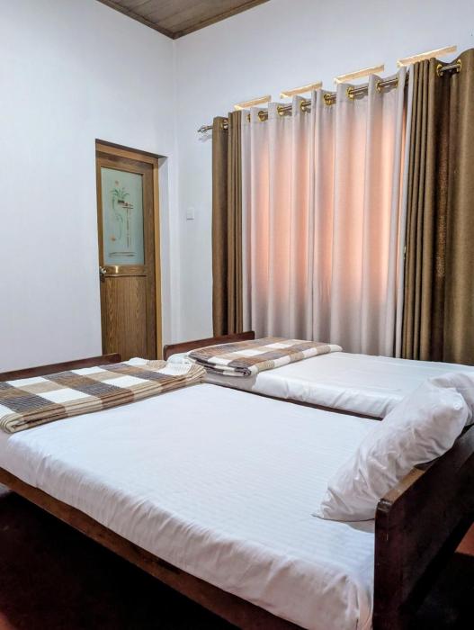 Felix Holiday Bungalow