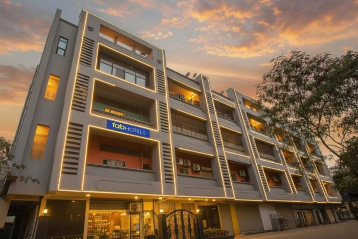 FabHotel Seven Hills - Nr Mumbai International Airport