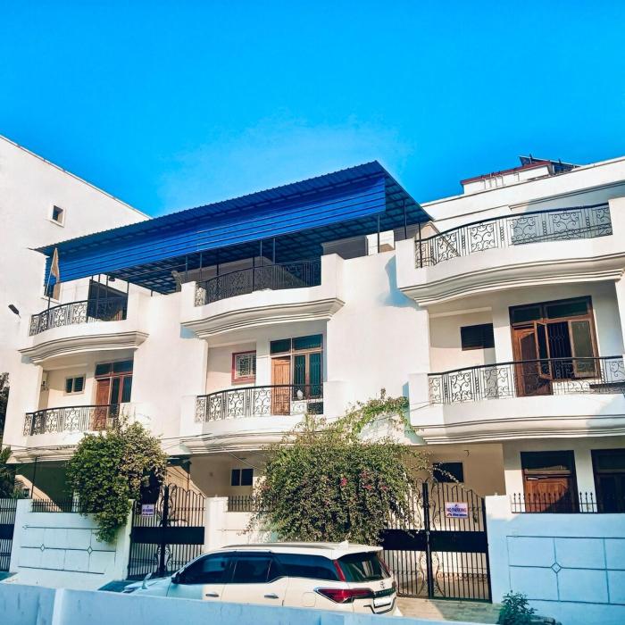 GlobeGliders - White House 3BHK Villa