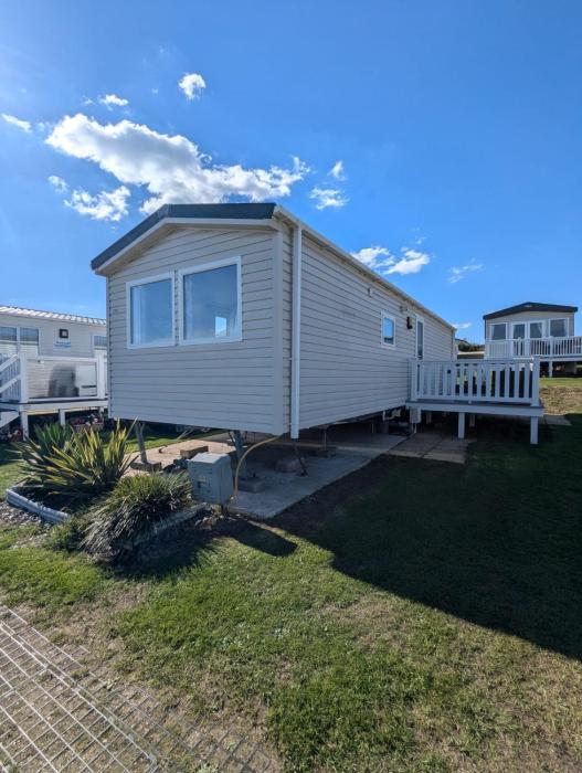 Modern Style Pet Friendly Holiday Home sited on Durdle Door Holiday Park