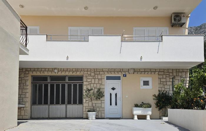 Awesome Apartment In Omis With Wifi