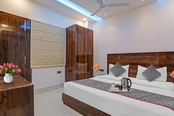 Townhouse Hotel Spotlight