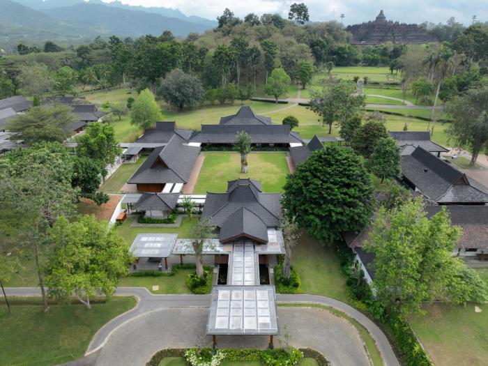 Manohara Borobudur Cultural Center