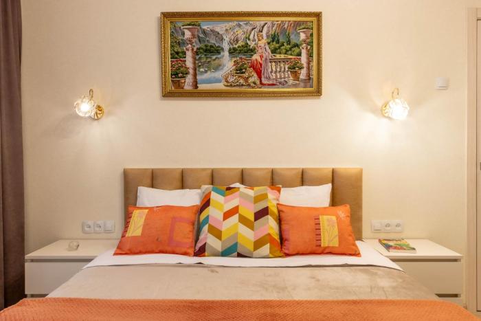 Нова 2-к Люкс Студія з Окремою Спальнею, Центр, Великий Балкон, Низький Поверх