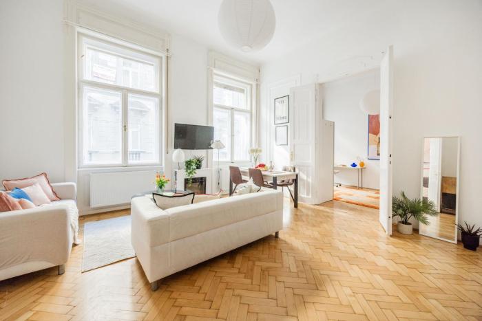 Discover Your Budapest Retreat-Walk to Downtown