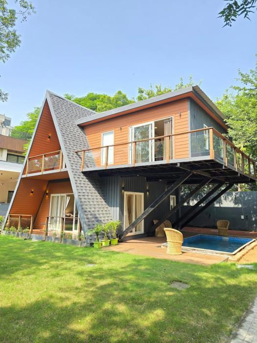 Sky Bloom DLF 2BHK Luxury Villa Chattarpur