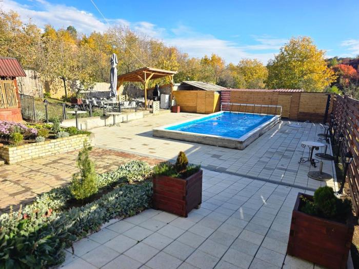 RentiGo Vikendica 11 11 Cardak with Pool BBQ and Nature View