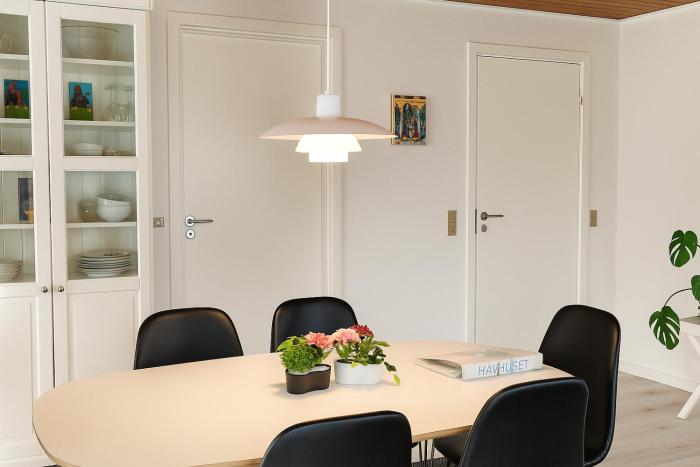 Havhuset I Øster Hurup - i byen, ved stranden