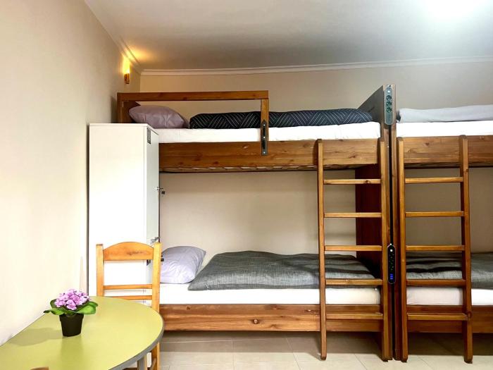 Delphi Hostel