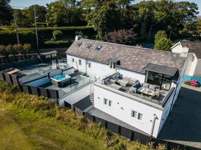 Stunning Abersoch Cottage by golf course & beach