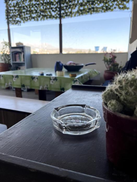 Hab matrimonial, baño compartido, 10 cdas Plaza de Armas, con terraza y vista a los volcanes