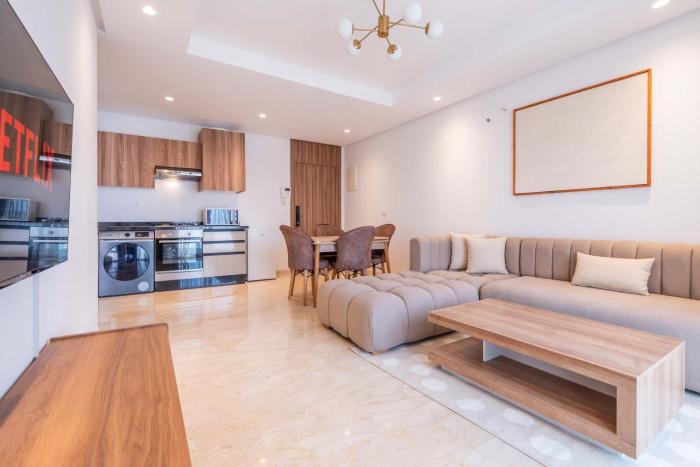 Cozy Studio with Pool & Parking