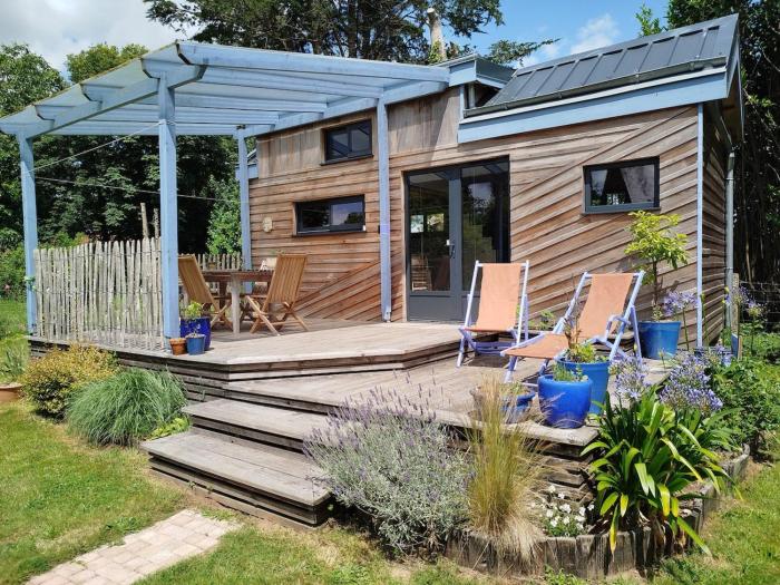 Tinyhouse, winter cocoon, quiet and nature