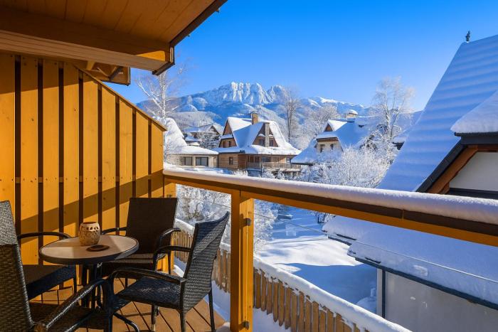 Modrzejewska Residence Apartament z Góralką Giewont View by RentiloPL