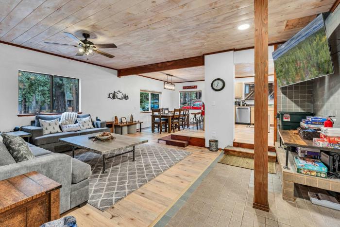 Wooded Getaway Steam Shower plus Hot Tub