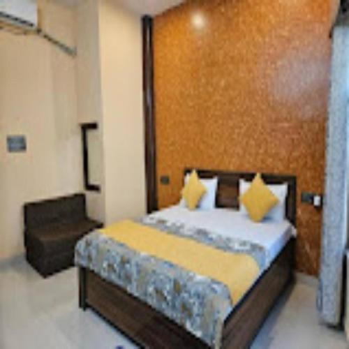 Shri Radha Sharnam Dham