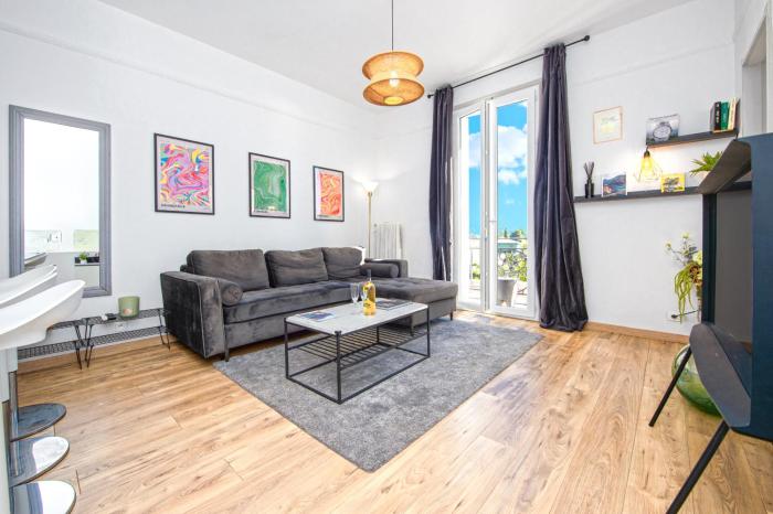 Tout confort au centre-ville et près de la mer