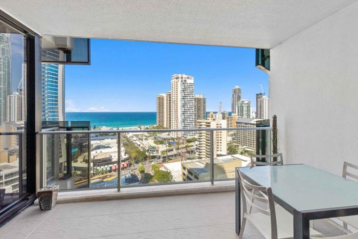 Circle on Cavill - Hosted by Coastal Letting Co.