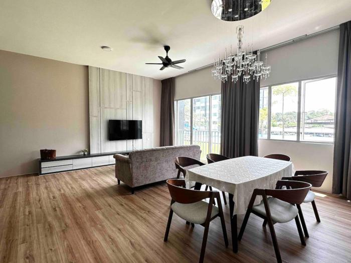 Home Near Kuching Airport &Convenient at your Doorsteps