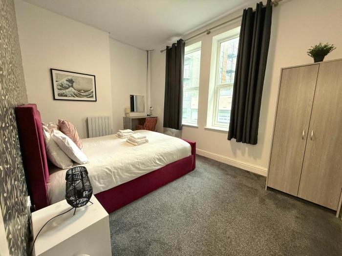 City Centre Bury Stay - Modern 3 Beds, 2BR