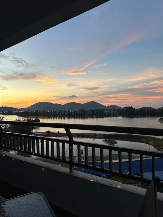 Homestay in Marina Heights with beach view
