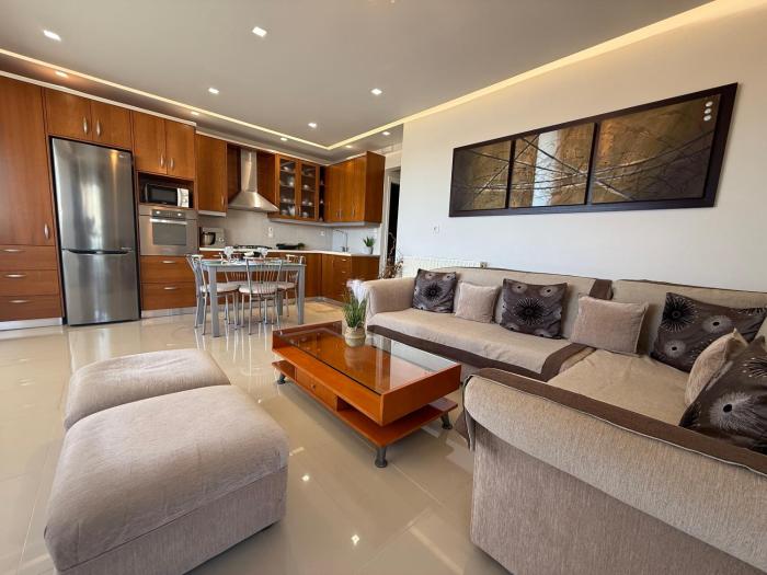 Annas Seaside Apartment - In front of the beach