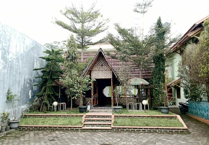 Puri Cikole Asri Guest House