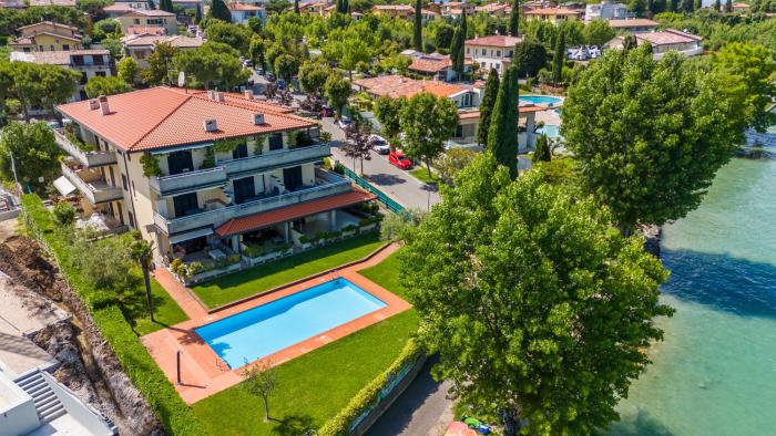 Sirmione Sunrise Terrace - Italian Homing