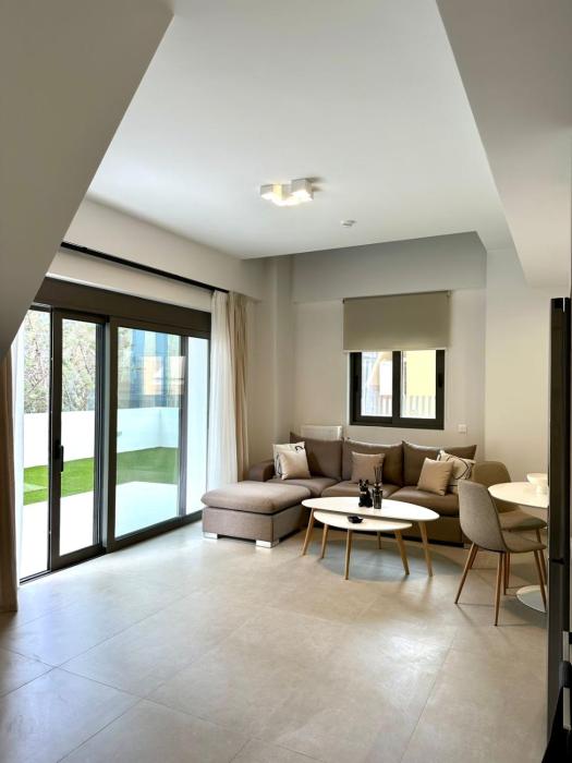PUM Glyfada Pool Residences