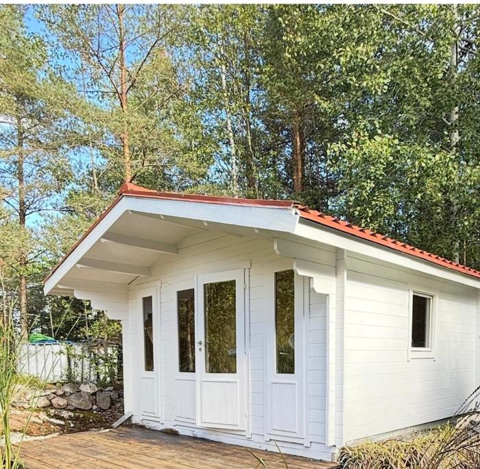 Glamping in a Bungalow Deluxe by the Forest w Swimmingpool near Golf and the Baltic Sea Beach