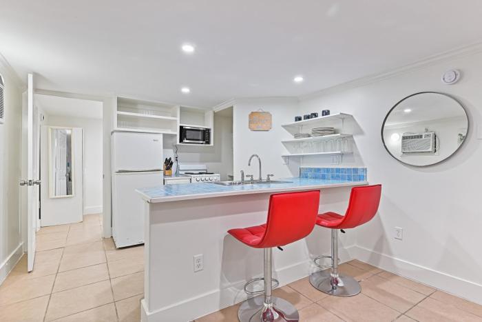 Low Tide Studio Apartment Near UTMB and Seawall