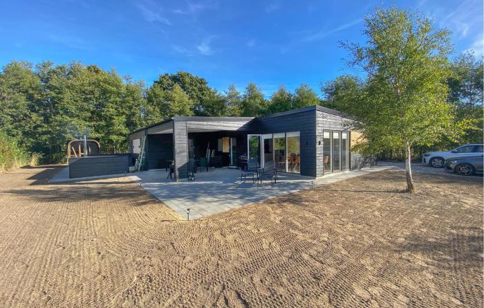 Amazing Home In Glesborg With Sauna