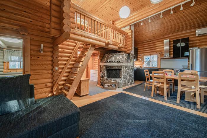 Northgray Lodge by Aavalevi