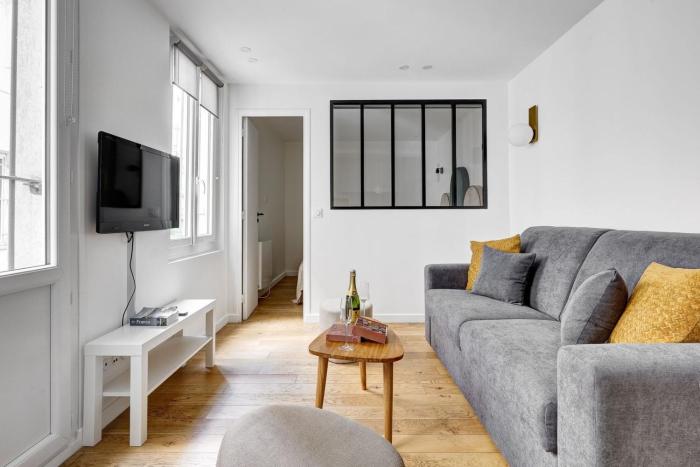 TBS 342 - Superb apartment in heart of Paris 2