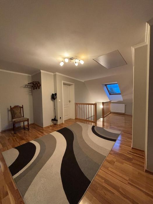 Moderne 4-Zimmer Wohnung mit Balkon