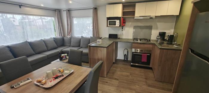 MH310 2 chambres et 2 salles de bain de 40m2 dans camping 4 étoiles
