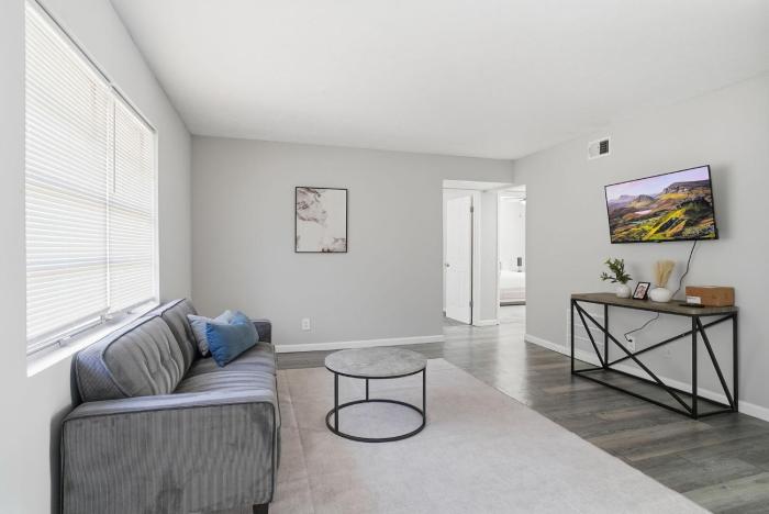 Charming 2-Bedroom Retreat Comfort Meets Style