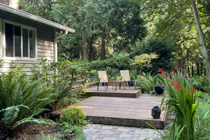 Walk to Beach and Village Bainbridge Island Gem!