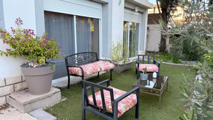 Appartement familial 4 personnes avec piscine & parking