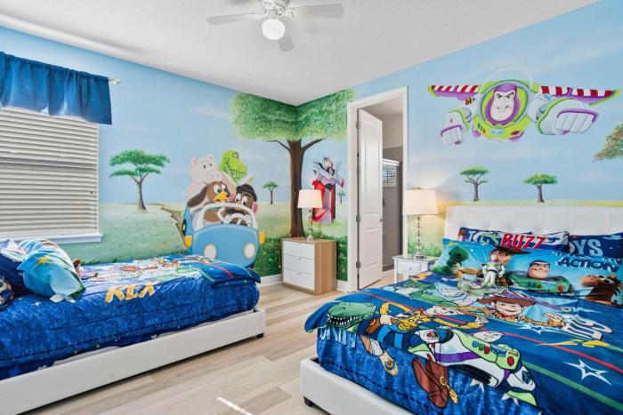 Sun-filled 6 Bdrm Home with Game Room at Encore