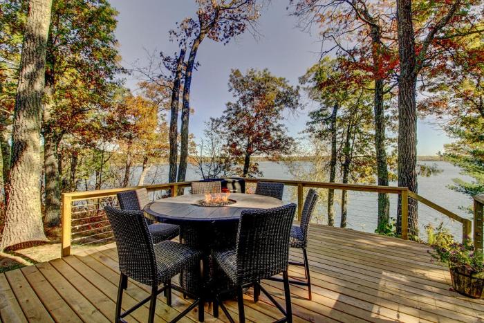 Near All-Season Trails Lakefront Crosby Getaway!